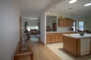 212 Rodeo Dr, Grayslake, IL 60030 - Photo 9