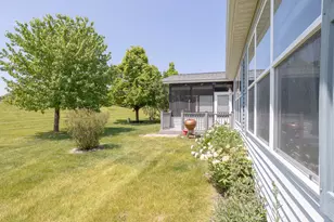 212 Rodeo Dr, Grayslake, IL 60030 - Photo 5