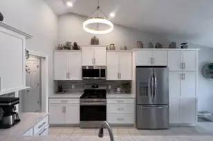 2402 Sanford Ln, Normal, IL 61761 - Photo 19