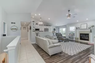 2402 Sanford Ln, Normal, IL 61761 - Photo 31