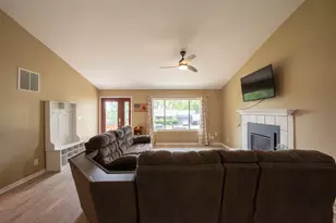 125 Cheri Ln, Antioch, IL 60002 - Photo 9