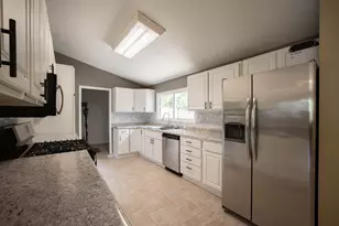 125 Cheri Ln, Antioch, IL 60002 - Photo 19