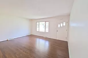 400 Phyllis Ave, Rochelle, IL 61068 - Photo 3