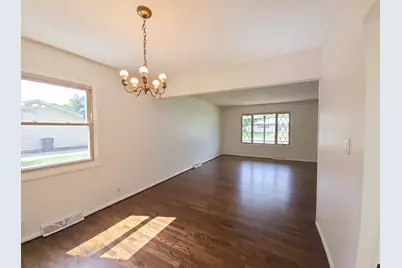 400 Phyllis Avenue, Rochelle, IL 61068 - Photo 9