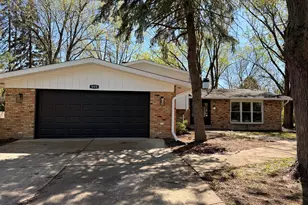 28W555 Leverenz Rd, Naperville, IL 60564 - Photo 1