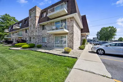 3237 S Manor Drive #110, Lansing, IL 60438 - Photo 3