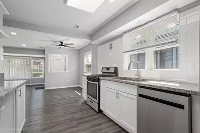 353 W 15th Place, Chicago Heights, IL 60411 - Photo 3