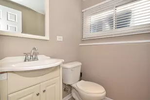 861 S Hawthorne Ave, Elmhurst, IL 60126 - Photo 23