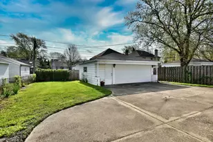 861 S Hawthorne Ave, Elmhurst, IL 60126 - Photo 31