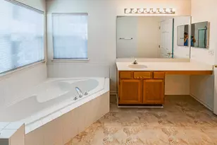 17080 W Cunningham Ct, Libertyville, IL 60048 - Photo 19