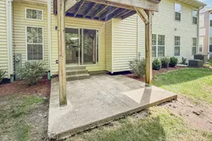 17080 W Cunningham Ct, Libertyville, IL 60048 - Photo 7