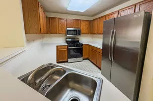 17080 W Cunningham Ct, Libertyville, IL 60048 - Photo 11