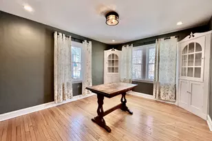 9210 S Trumbull Ave, Evergreen Park, IL 60805 - Photo 7