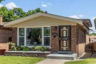 10505 S Ave F, Chicago, IL 60617 - Photo 3