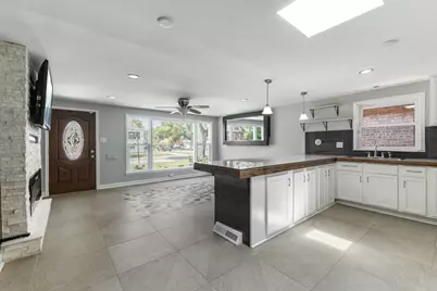 10505 S Avenue F, Chicago, IL 60617 - Photo 7