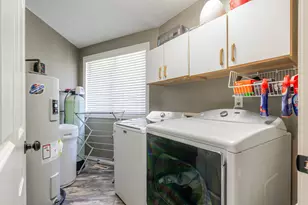 19866 Lakewood Dr, Bloomington, IL 61705 - Photo 29