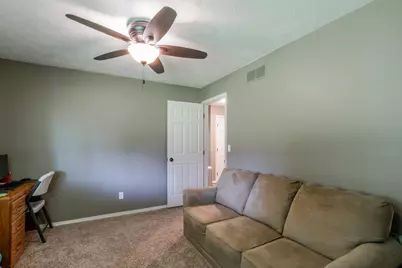 19866 Lakewood Drive, Bloomington, IL 61705 - Photo 25