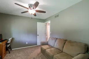19866 Lakewood Dr, Bloomington, IL 61705 - Photo 25
