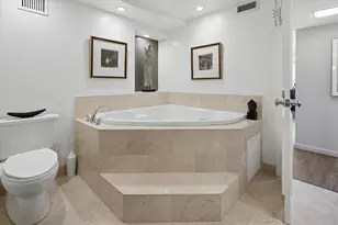 339 W Barry Ave, Chicago, IL 60657 - Photo 21