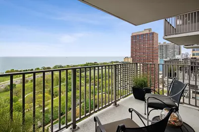 339 W Barry Avenue #24A, Chicago, IL 60657 - Photo 9