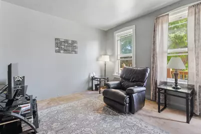 3820 W George Street, Chicago, IL 60618 - Photo 5