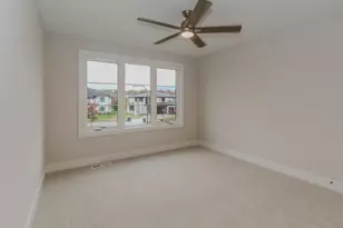 1009 S 9th Ave, Saint Charles, IL 60174 - Photo 15