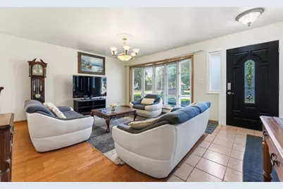 2001 Plainfield Drive, Des Plaines, IL 60018 - Photo 5