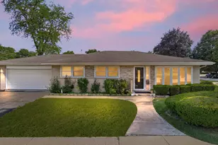 2001 Plainfield Dr, Des Plaines, IL 60018 - Photo 1