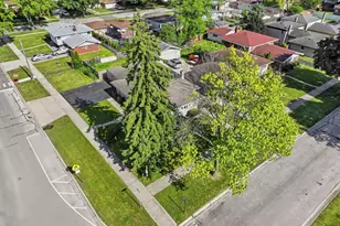 2001 Plainfield Dr, Des Plaines, IL 60018 - Photo 31