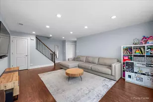 802 Dighton Ln, Schaumburg, IL 60173 - Photo 3