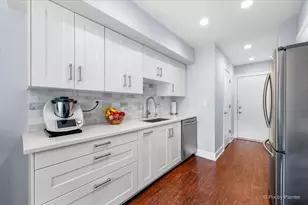 802 Dighton Ln, Schaumburg, IL 60173 - Photo 7