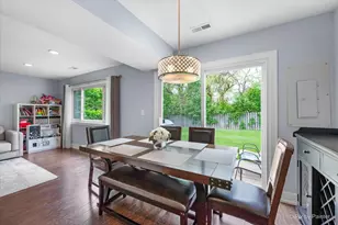 802 Dighton Ln, Schaumburg, IL 60173 - Photo 5