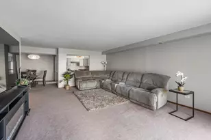 200 S Dee Rd, Park Ridge, IL 60068 - Photo 9
