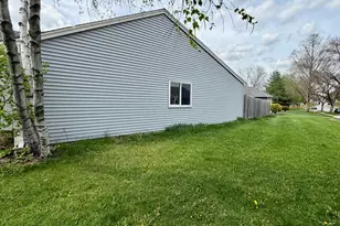 1376 Burns Dr, Elgin, IL 60120 - Photo 13