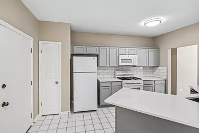 2992 Waters Edge Circle, Aurora, IL 60504 - Photo 15