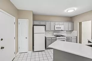 2992 Waters Edge Cir, Aurora, IL 60504 - Photo 15