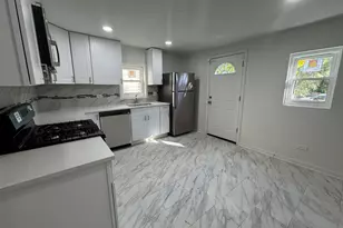 11333 S Edbrooke Ave, Chicago, IL 60628 - Photo 7