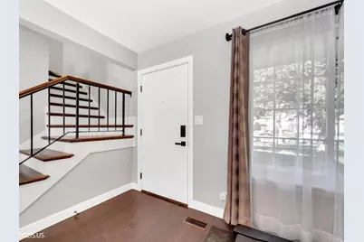 447 Ferndale Court, Buffalo Grove, IL 60089 - Photo 5
