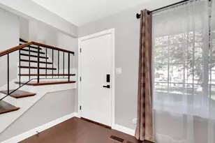 447 Ferndale Ct, Buffalo Grove, IL 60089 - Photo 5
