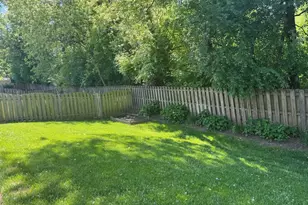 251 S Cornerstone Dr, Volo, IL 60020 - Photo 3