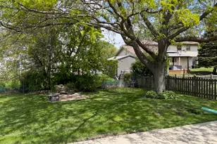 467 E Valleyview Dr, Bartlett, IL 60103 - Photo 13