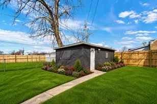 738 W 129th Pl, Chicago, IL 60628 - Photo 17