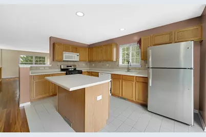 62 E Clare Court #62, Palatine, IL 60067 - Photo 5