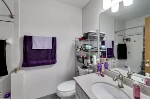 29 N Macgillis Dr, Round Lake, IL 60073 - Photo 9