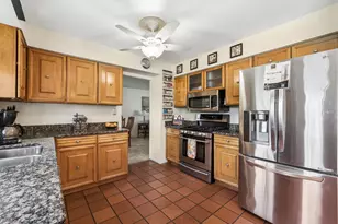 [Address not provided], Buffalo Grove, IL 60089 - Photo 5