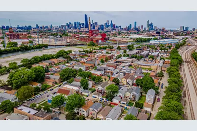 2703 S Hillock Avenue, Chicago, IL 60608 - Photo 33