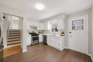 7506 Kilbourn Ave, Skokie, IL 60076 - Photo 9