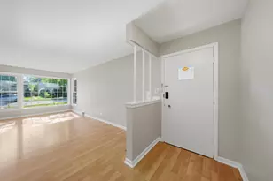 7506 Kilbourn Ave, Skokie, IL 60076 - Photo 5