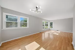 7506 Kilbourn Ave, Skokie, IL 60076 - Photo 7