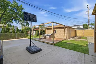 7506 Kilbourn Ave, Skokie, IL 60076 - Photo 31